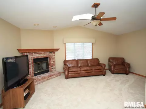 3010 Turning Mill Dr, Springfield, IL 62704 photo 4