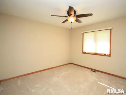 3010 Turning Mill Dr, Springfield, IL 62704 photo 11