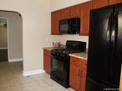 2032 S State St, Springfield, IL 62704 photo 6