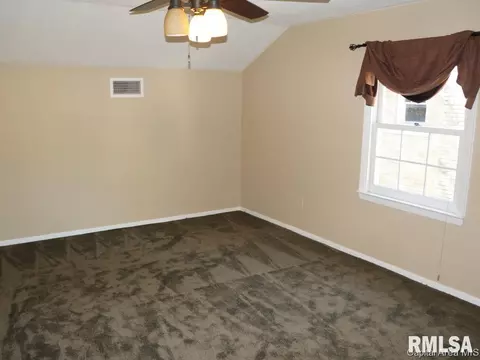 2032 S State St, Springfield, IL 62704 photo 11