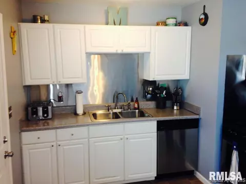 1410 Johnson Ln, Springfield, IL 62702 photo 3
