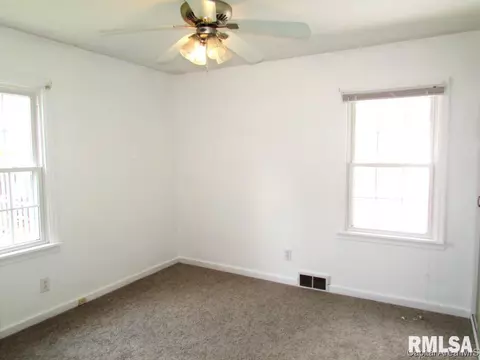 2305 S Spg, Springfield, IL 62704 photo 7
