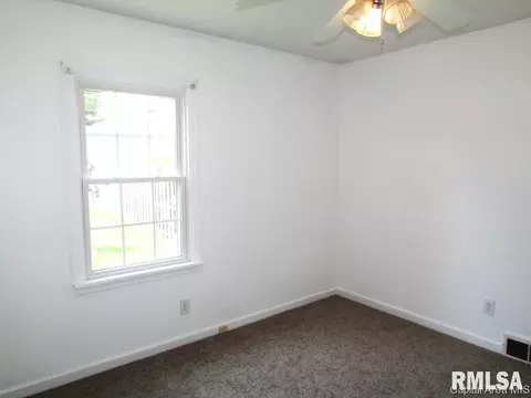 2305 S Spg, Springfield, IL 62704 photo 6