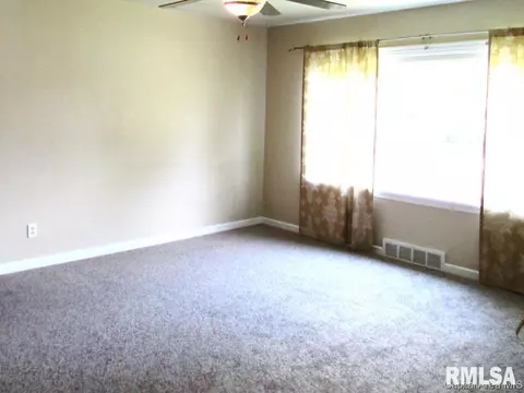 2305 S Spg, Springfield, IL 62704 photo 3