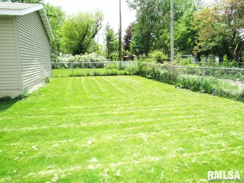 2305 S Spg, Springfield, IL 62704 photo 14