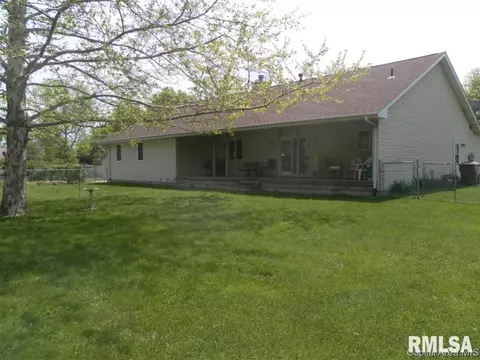 499 W Wright St, Virden, IL 62690 photo 19