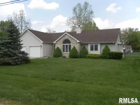 499 W Wright St, Virden, IL 62690 photo 1