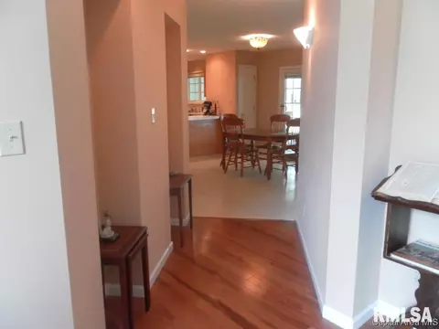 499 W Wright St, Virden, IL 62690 photo 10