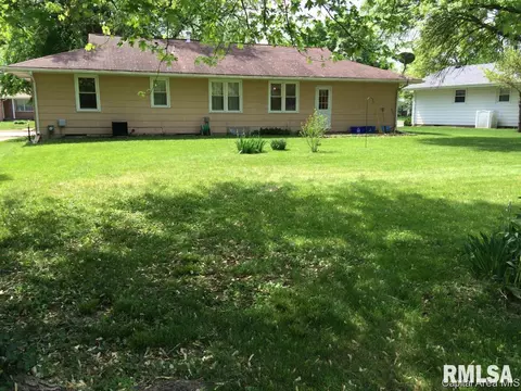 92 Danbury Dr, Springfield, IL 62704 photo 3