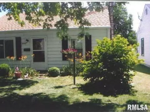 3046 S 3rd St, Springfield, IL 62703 photo 2
