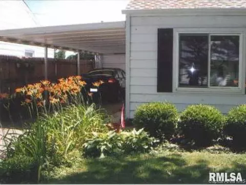 3046 S 3rd St, Springfield, IL 62703 photo 4