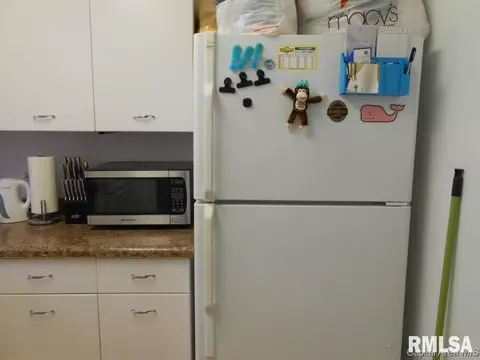 718 S 7th 206, Springfield, IL 62703 photo 9