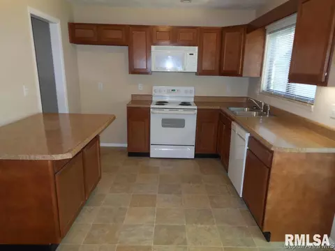 16 Oakbend, Springfield, IL 62704 photo 7
