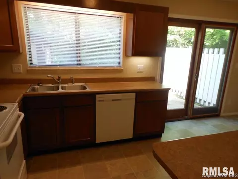 16 Oakbend, Springfield, IL 62704 photo 8