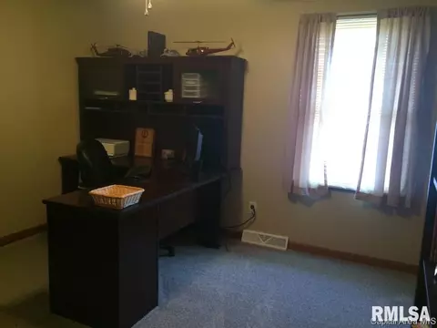 120 E Sherry Dr, Springfield, IL 62703 photo 15