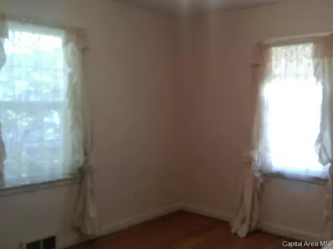 2413 S State St, Springfield, IL 62704 photo 4