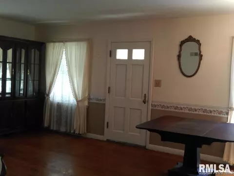 2413 S State St, Springfield, IL 62704 photo 7