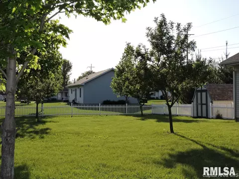 302 E Buttercup Dr, Athens, IL 62613 photo 21