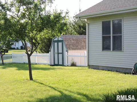302 E Buttercup Dr, Athens, IL 62613 photo 20