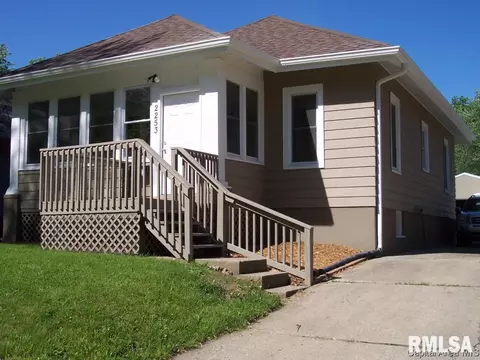 2253 Yale Blvd, Springfield, IL 62703 photo 3