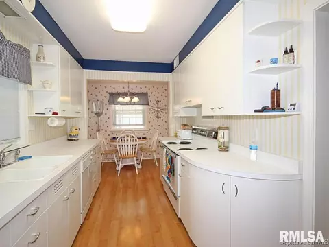 2011 S Walnut, Springfield, IL 62704 photo 4