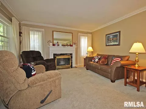 2011 S Walnut, Springfield, IL 62704 photo 2