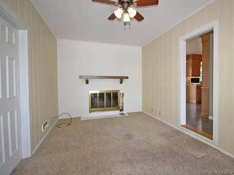 2036 Clubview Dr, Springfield, IL 62704 photo 4