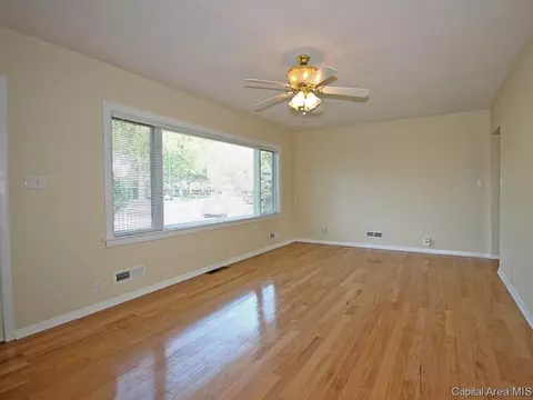 2036 Clubview Dr, Springfield, IL 62704 photo 12