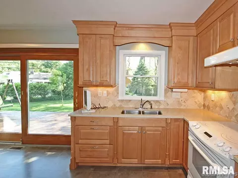 2036 Clubview Dr, Springfield, IL 62704 photo 8