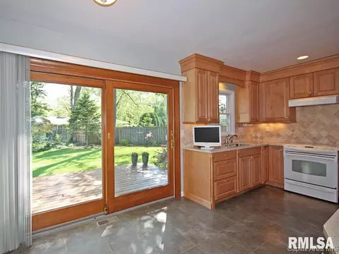 2036 Clubview Dr, Springfield, IL 62704 photo 10