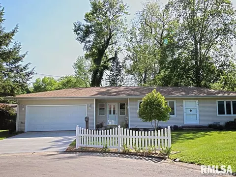 2036 Clubview Dr, Springfield, IL 62704 photo 1