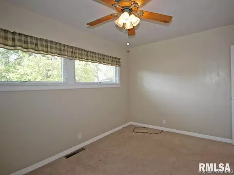 2036 Clubview Dr, Springfield, IL 62704 photo 14