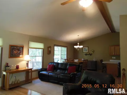 508 S Loft Ln, Athens, IL 62613 photo 2