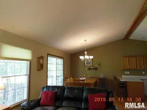 508 S Loft Ln, Athens, IL 62613 photo 3