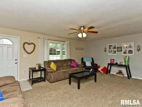 124 Greencastle Cir, Springfield, IL 62712 photo 7