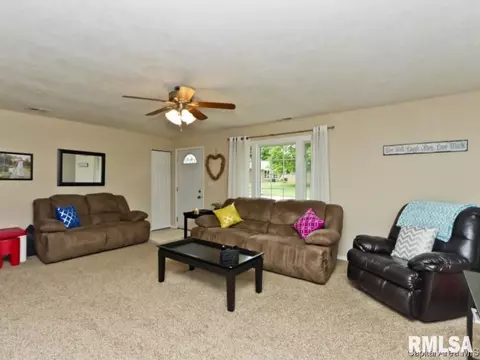 124 Greencastle Cir, Springfield, IL 62712 photo 8