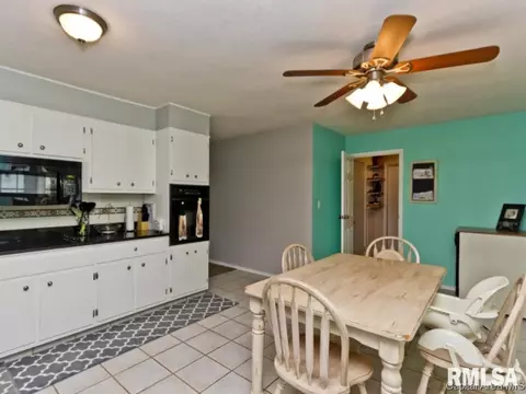 124 Greencastle Cir, Springfield, IL 62712 photo 5