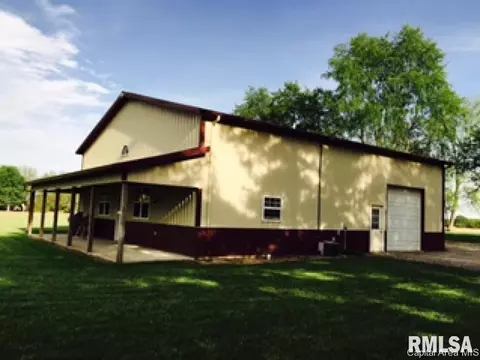 302 E Ctr, Loami, IL 62661 photo 4