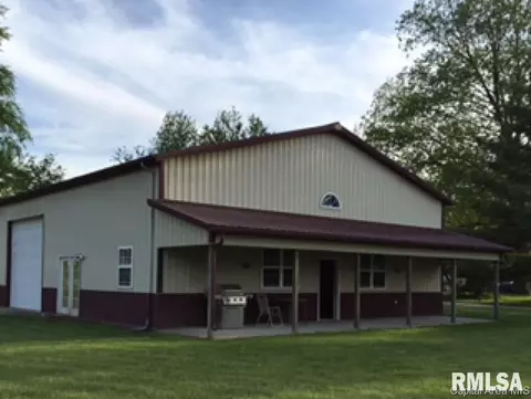 302 E Ctr, Loami, IL 62661 photo 1