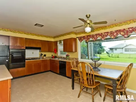 2112 Warwick, Springfield, IL 62704 photo 11