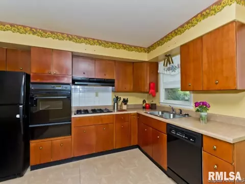 2112 Warwick, Springfield, IL 62704 photo 9