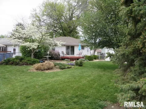 12 Midland Ct, Springfield, IL 62702 photo 3