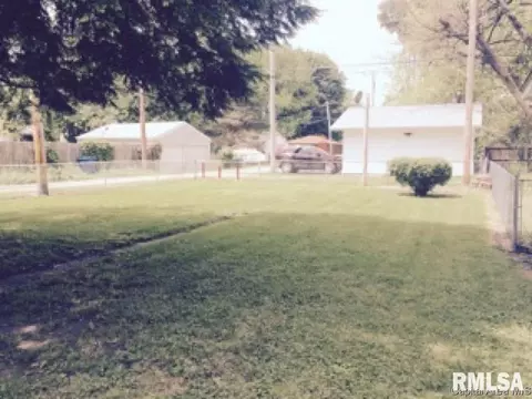 1421 Pennsylvania Ave, Springfield, IL 62702 photo 4