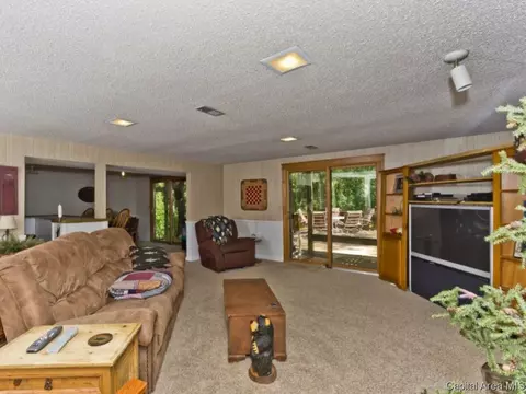 8 Settlers Ln, Springfield, IL 62707 photo 4