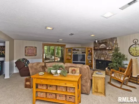 8 Settlers Ln, Springfield, IL 62707 photo 6