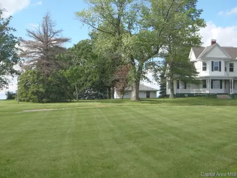 20757 Claypool St, Greenview, IL 62642 photo 2