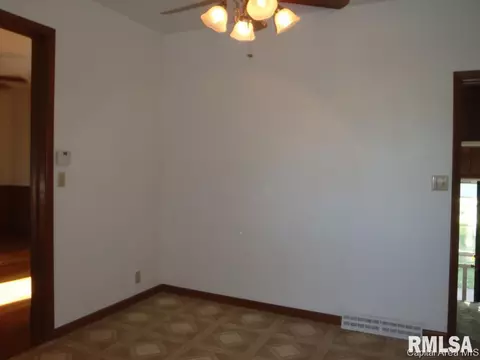 20757 Claypool St, Greenview, IL 62642 photo 10