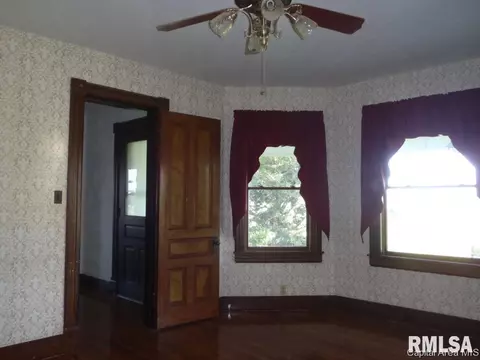 20757 Claypool St, Greenview, IL 62642 photo 4