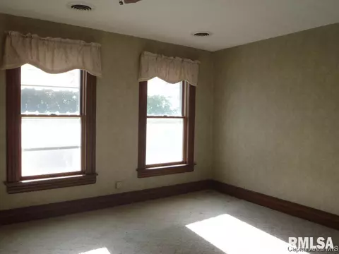 20757 Claypool St, Greenview, IL 62642 photo 28