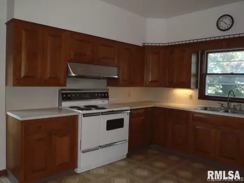 20757 Claypool St, Greenview, IL 62642 photo 8